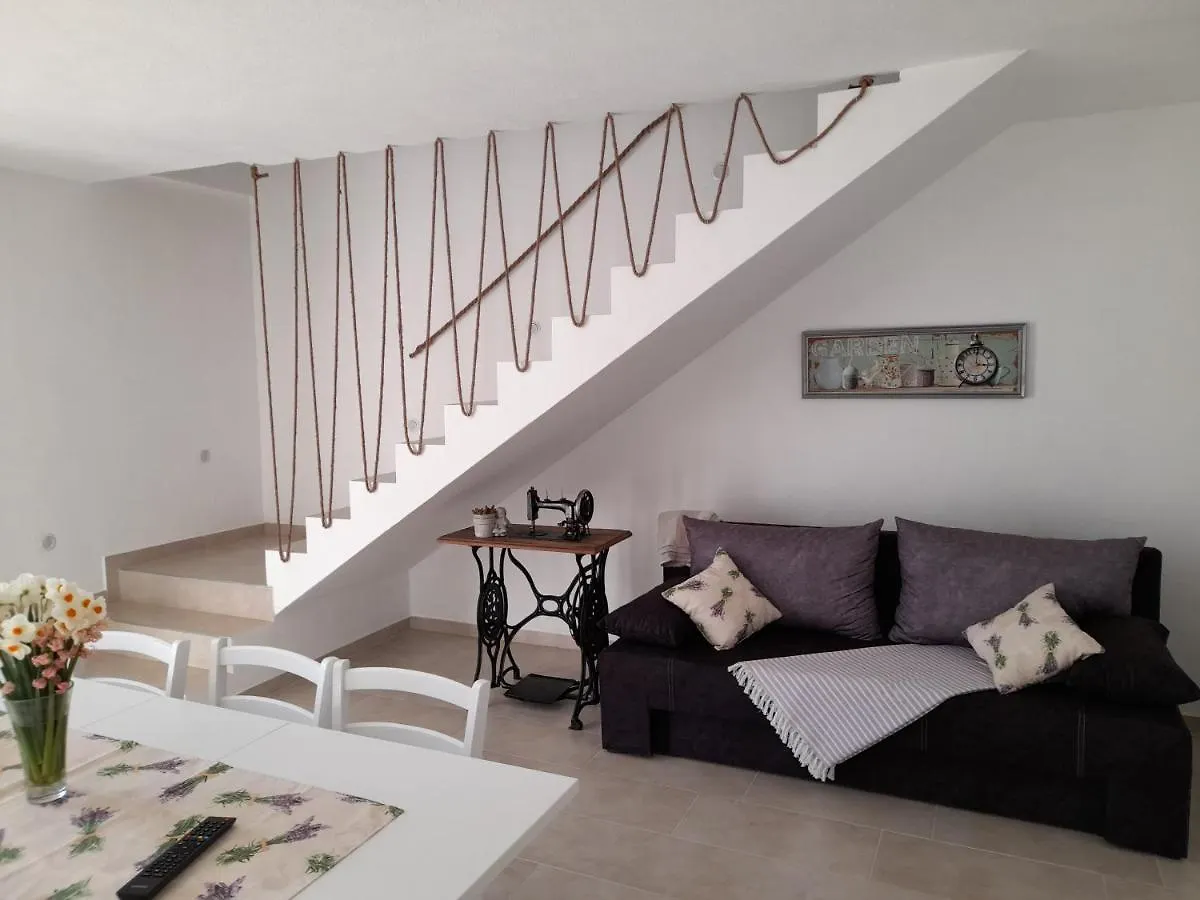 Tatil Evi Carla Villa Hreljići Hırvatistan